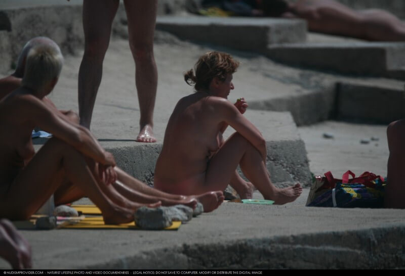 Nudist Rocky Family Angle gallery - Nudity helps us better understand ourselves and the world around us