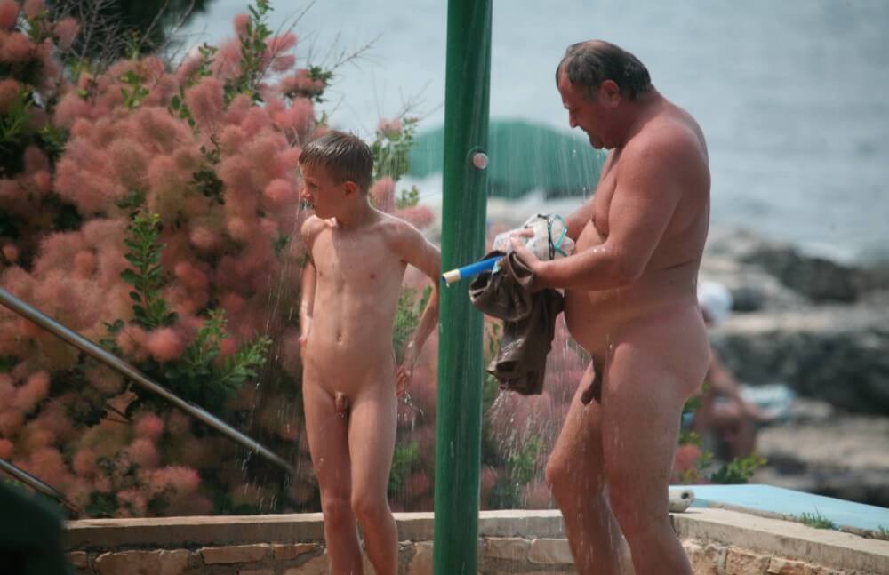 Naturist Shower Profiles pics - The underlying principle of nudism and naturism is the value of harmony and balance