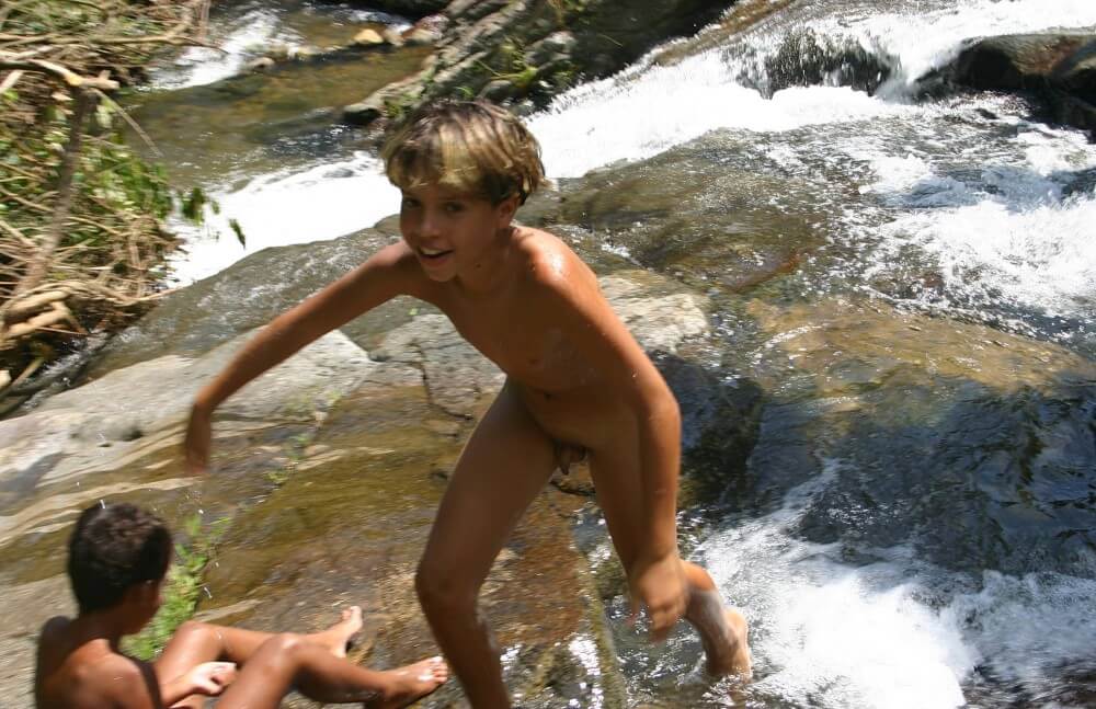 Brazilian Cliff Slide pics - In this nudist movement, voluntariness and comfort are important