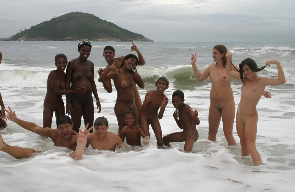 Photo nudism in Brazil - Nudism teaches us to appreciate the present and be honest