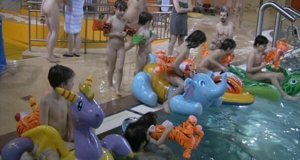 Indoor water runners 1 Full HD video - It is a path to inner freedom, achieved through acceptance and openness without clothing