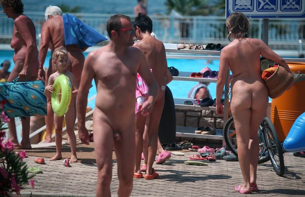 Daytime Nudists Chill Out photos - Nudism teaches us to appreciate the present moment