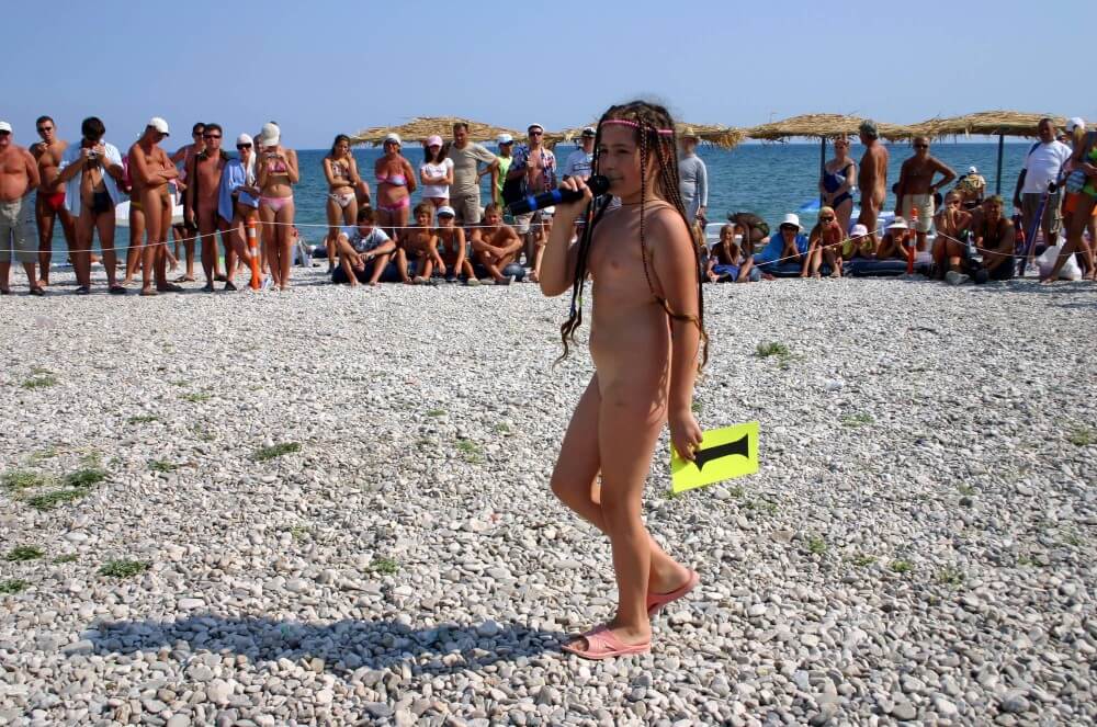 Naturist Mic Speech photos - Nudism is a way to improve health and boost self-esteem