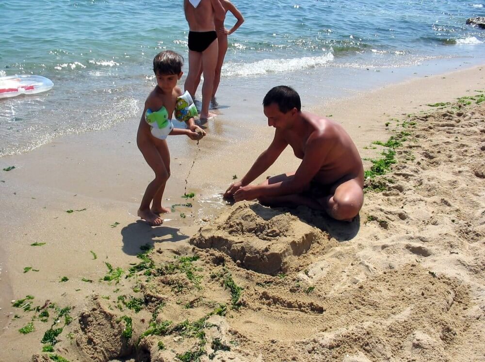 Bulgarian Sandy Paint Over - Nudism has an ancient history