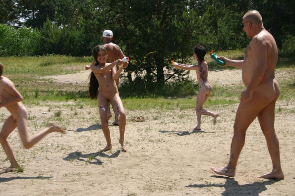 Kiev Group Painting Wild pics - Interaction with Nature Through Naturism