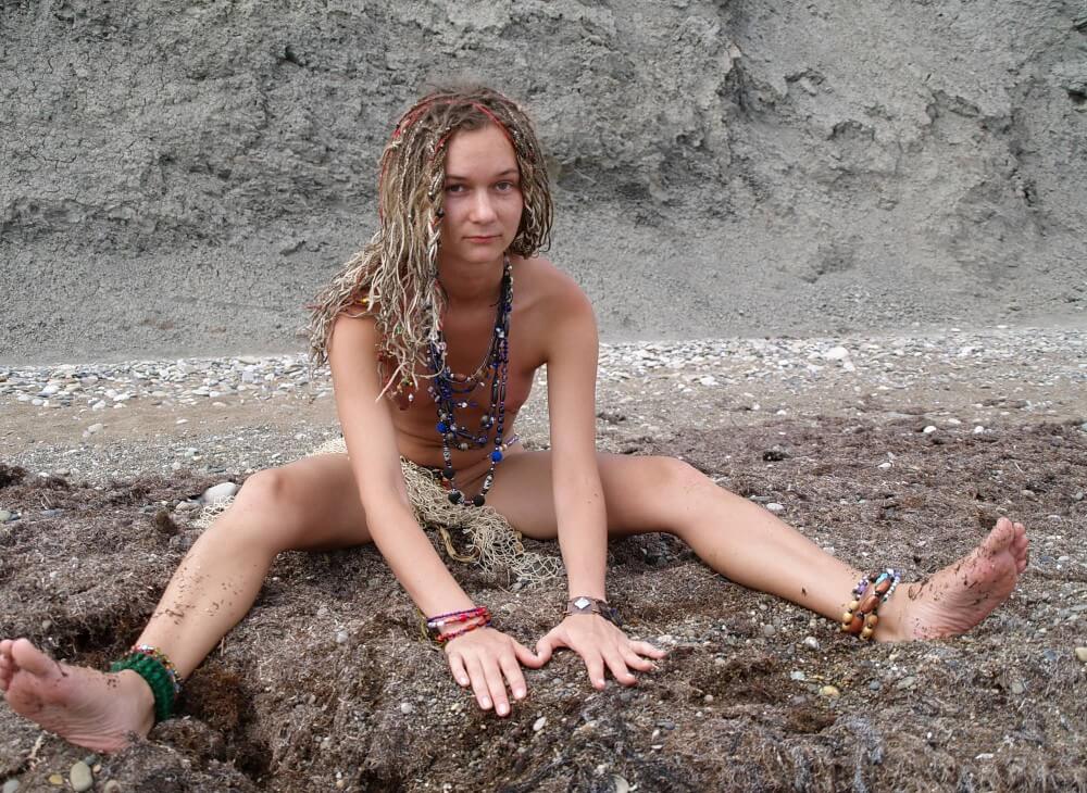 Naturists Rocky Stream Pixie Girls photos - Nudity helps to overcome insecurities and boost self-esteem