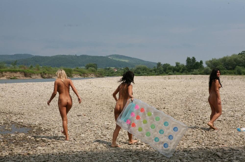 Naturist Park Floating On River photos - Ethical principles and rules of conduct in nudist communities
