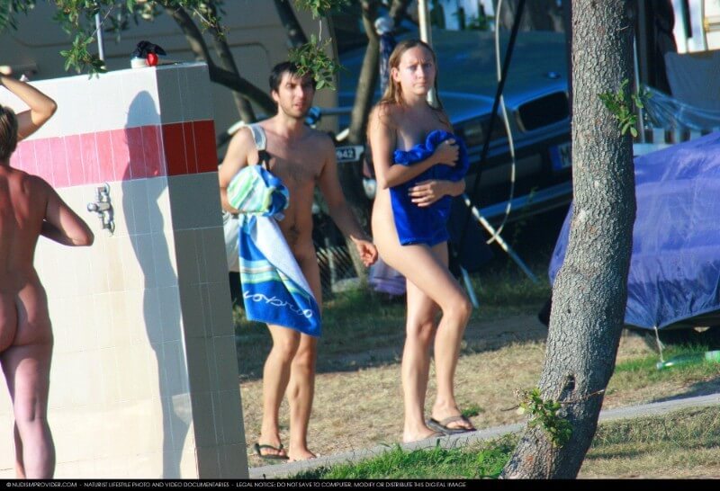 Naturism big photo gallery - Lightness and ease as the main traits of naturists