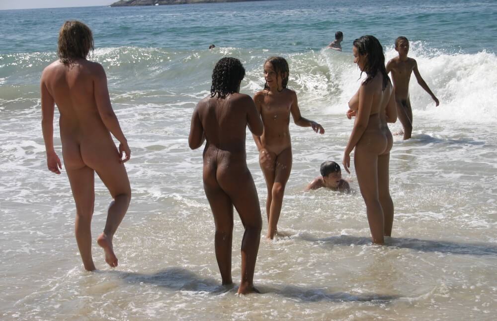 Brazils Water Refreshing pics - Naturism promotes tolerance