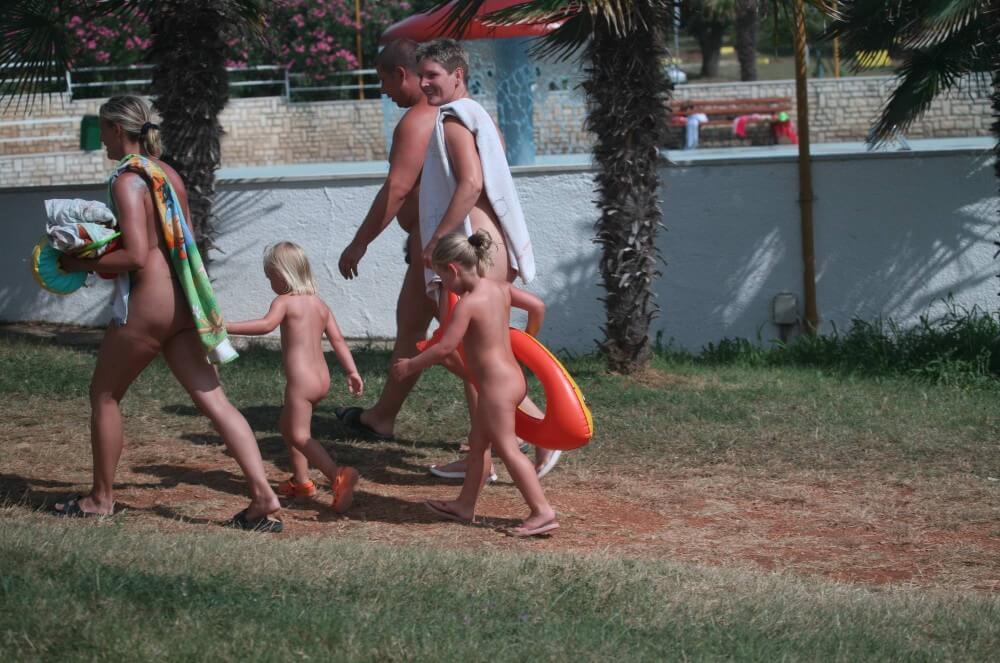 Naturist Family Movement pics - Naturism helps break free from body stereotypes