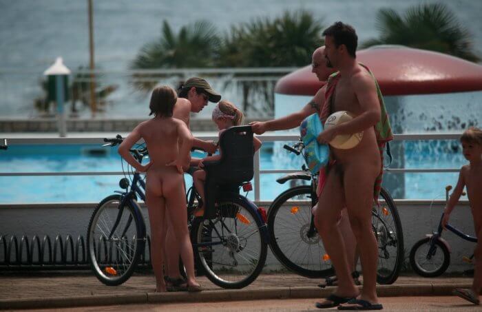 Freedom on two wheels: how cycling and hiking enrich the lives of nudists - The desire to connect with nature and be unclothed