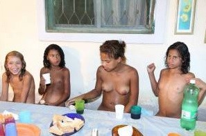 Family Events Pictures # 1 - Nudism helps strengthen friendships