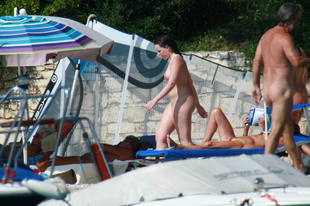 Girl Daytime Bath - Freedom of choice allows one to be oneself and to be a naturist
