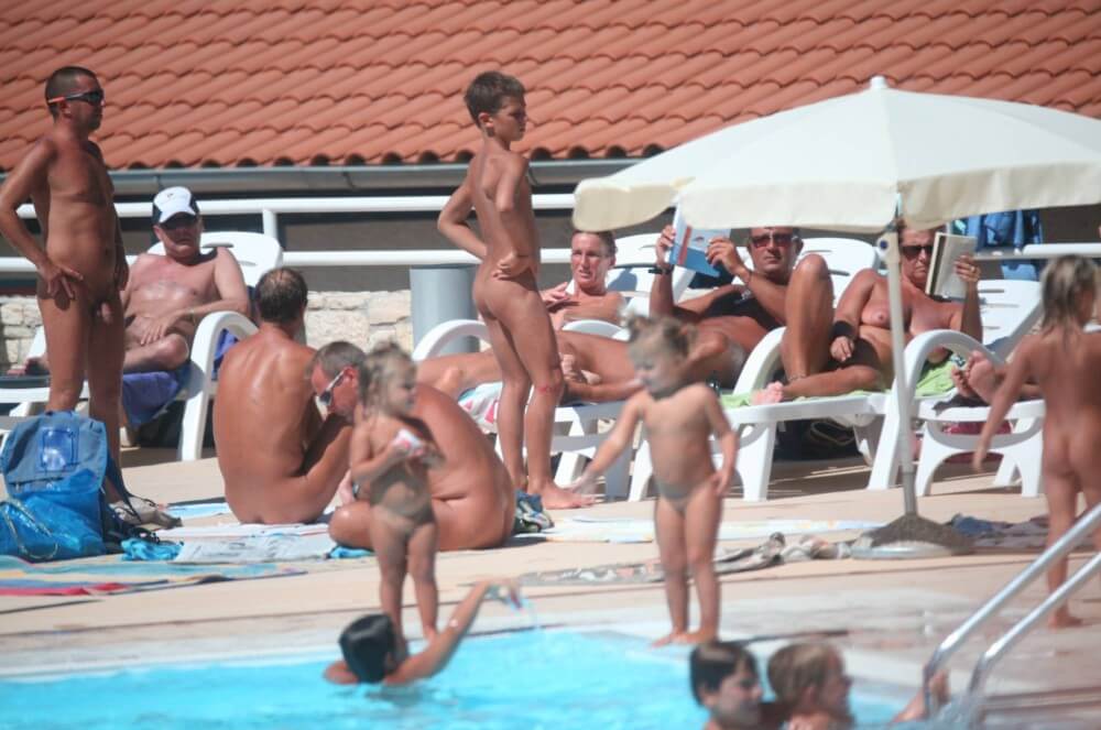 Pool Camping Sides gallery - Types of recreation in nudist destinations