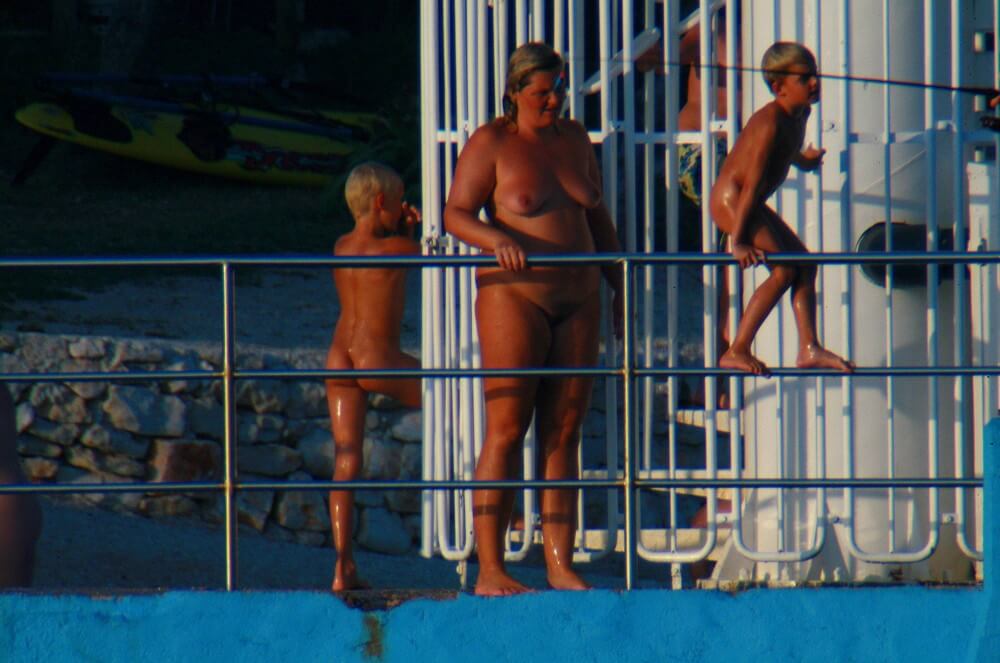 Uka FKK Water Play - Living in harmony and tranquility is the goal of naturists