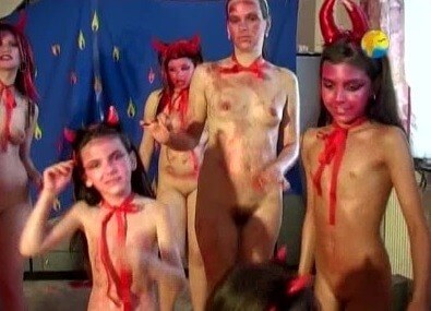 Naturist Freedom: Bu Bu Bu - Many naked men and women
