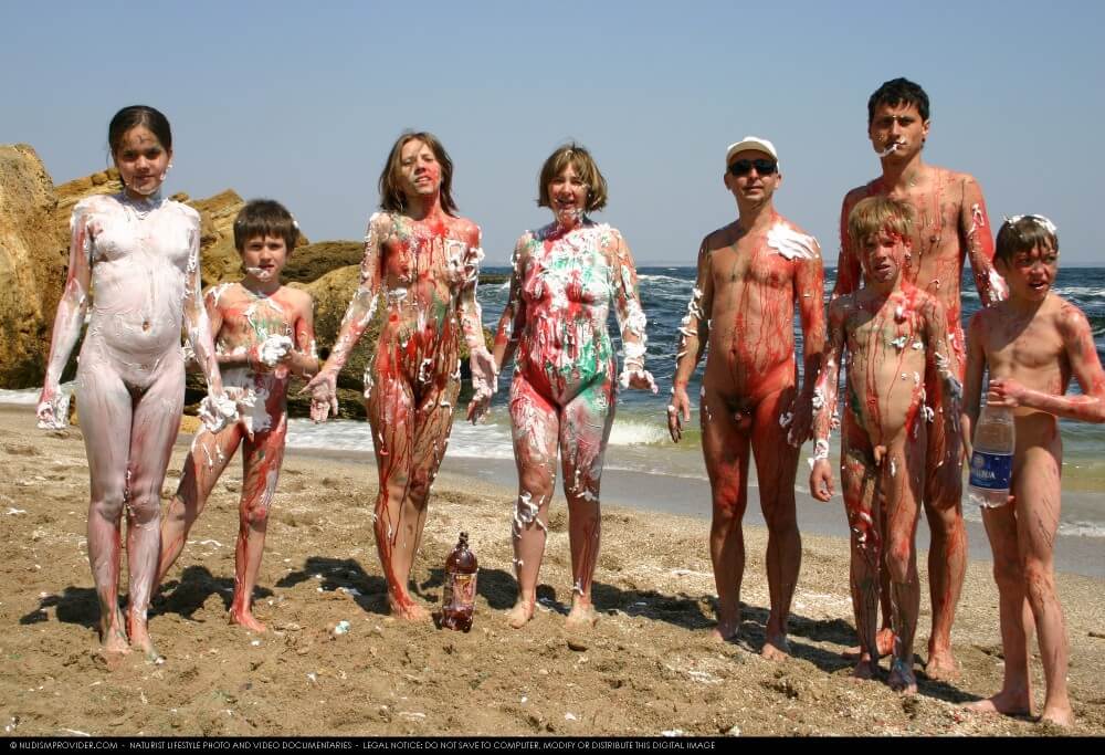 Naturism photo gallery # 58 - Nudity promotes inner harmony and peace of mind