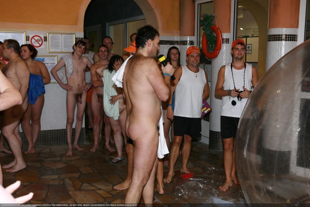 Naturism photo gallery # 56 - Nature provides the energy and strength for life, and well simply be naked