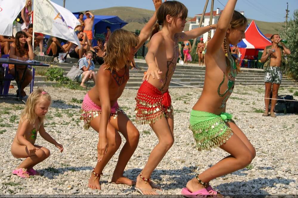 Festival and dancing photos - In ancient times, sports were practiced in the nude