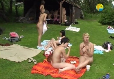 Naturist Freedom: Cottage Picnic - True nudism began here