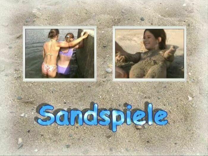 Naturistin: Sandspiele - Harmony and balance are important in this nudist culture