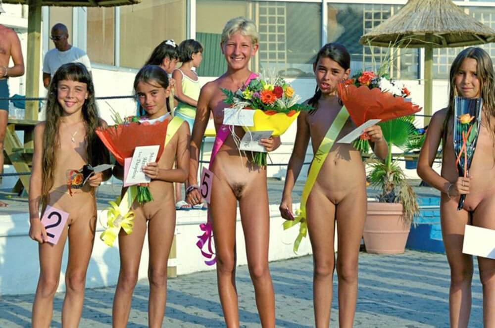 Beauty contest FR photos - People seek self-development and peace of mind through nudism