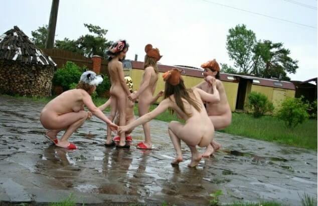 Naturism photo gallery # 23 - The pursuit of naturalness and freedom