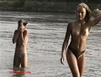 Naturistin: Dirty Girls - The desire to connect with nature and be unclothed