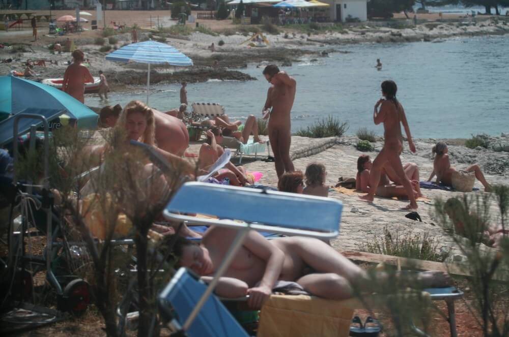 Nuda Beach Wide Outlook pics - Nudism and naturism bring you closer to nature