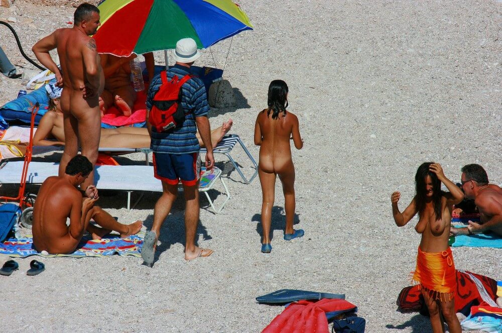 Uka FKK Beach Parenting Nudist beach pics - Many naked men and women