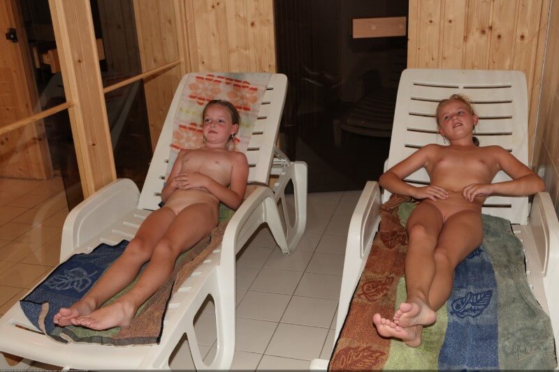Record center relaxation photos - Travel and tours incorporating elements of the naturist lifestyle