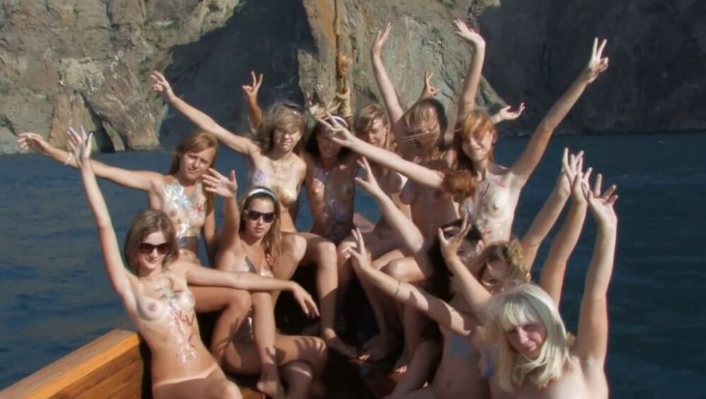 Nudist Girls Boat Cruise Full HD - Ordinary people as naturists