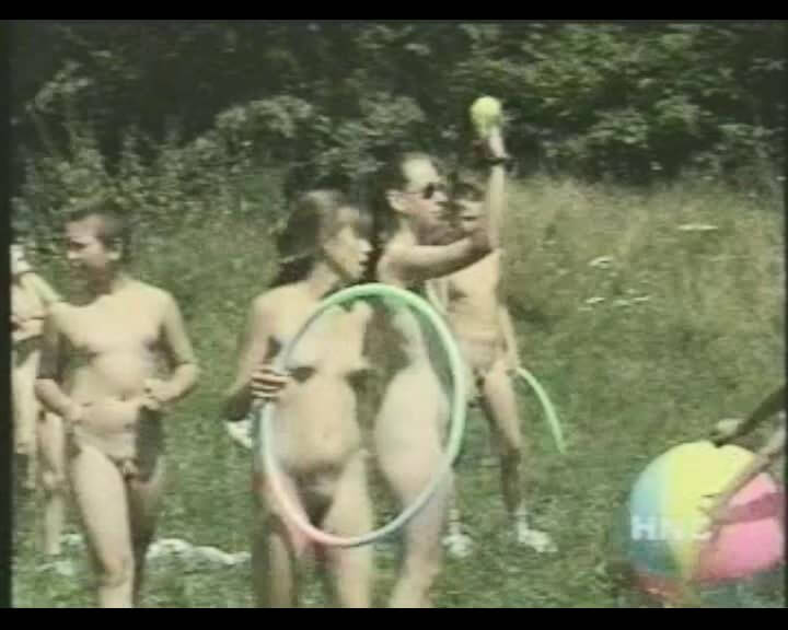 Helios Natura: Nudi Youth Weekend - Naturism is about respecting natural beauty