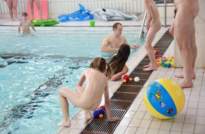 Nude family in the pool photos - Boundaries disappear in the world of naturism and nudism