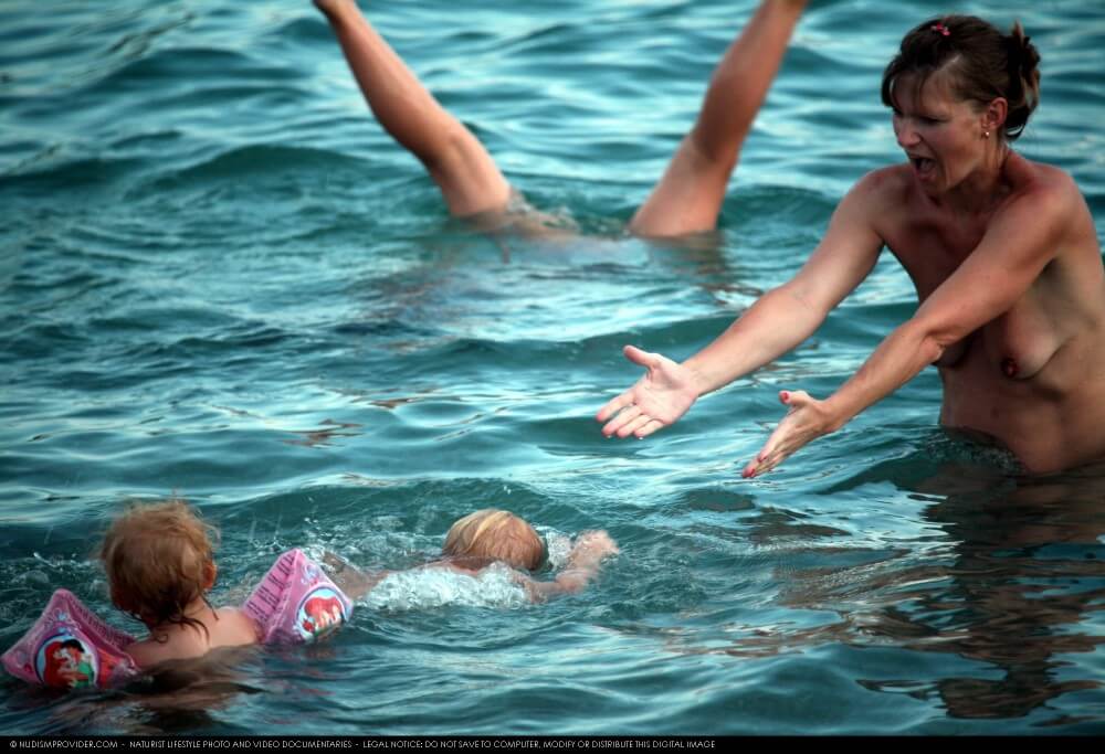 Water Locations Photo Set 6 - Nudity as an expression of natural beauty